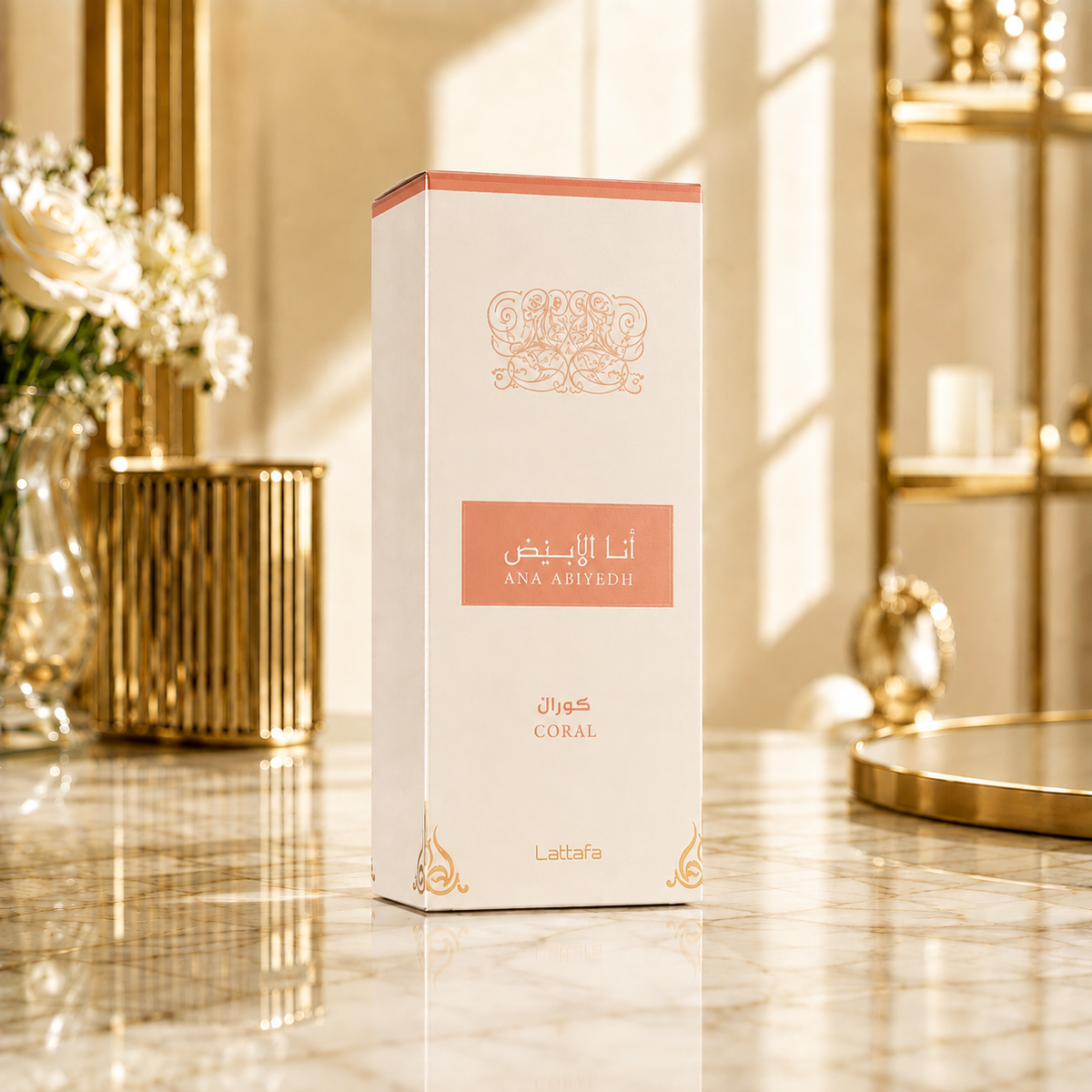 Boîte du parfum Lattafa Ana Abiyedh Coral dans un décor luxueux sur une surface en marbre.