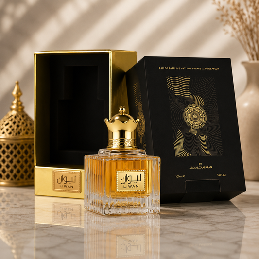 Liwan Eau de Parfum 100ml avec flacon et coffret de présentation noir et or, photographie produit premium sur fond marbre pour Doraluxe Maroc.