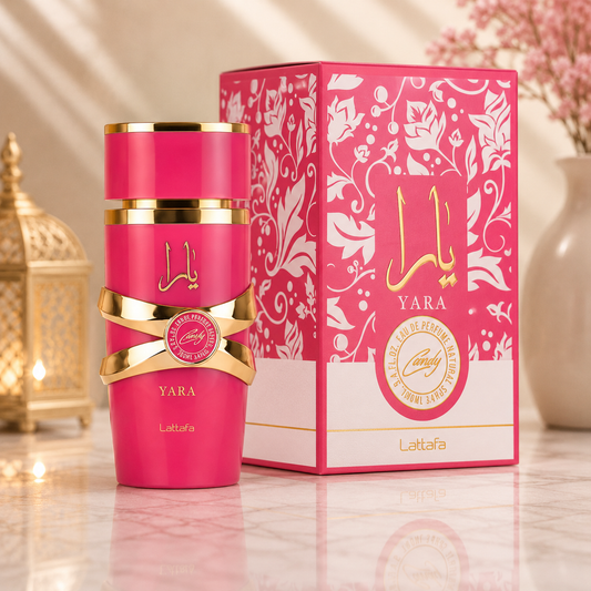 Yara Candy Eau de Parfum 100ml avec flacon rose et boîte d’origine, photographie produit premium sur fond marbre pour Doraluxe Maroc.